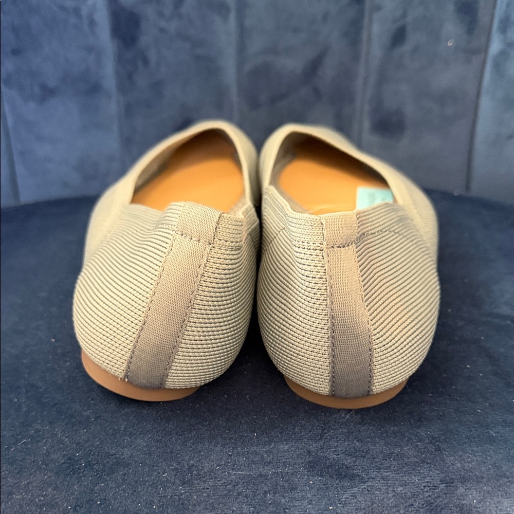 Cynthia Rowley Pale Gray Blue Pointed-Toe Knit Flats Size 9 - Picture 3 of 7